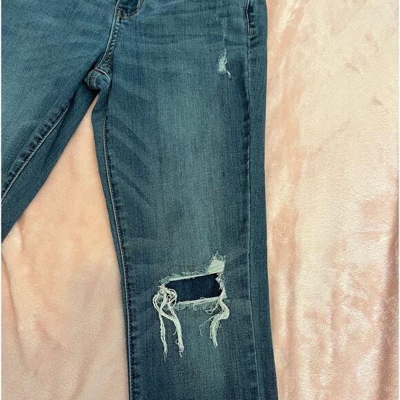 Judy Blue Jeans Lightly Distressed Size 0 Waist 24 - Picture 2 of 7